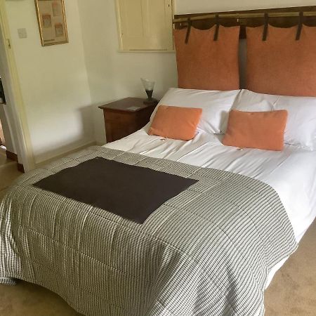 Bwthyn Cudd Bed and Breakfast Westbury  Exteriör bild