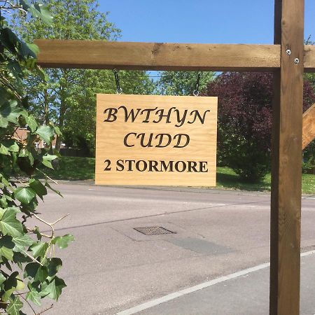 Bwthyn Cudd Bed and Breakfast Westbury  Exteriör bild