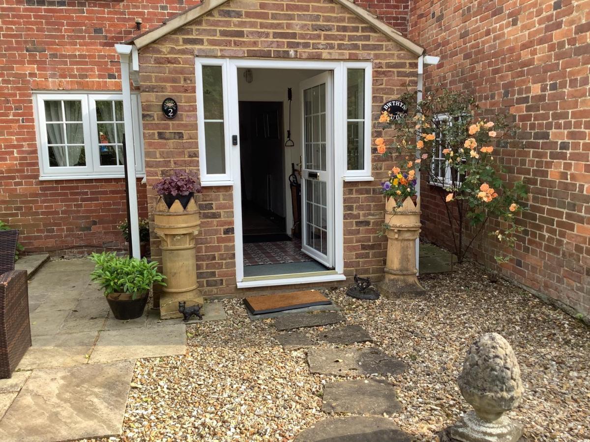 Bwthyn Cudd Bed and Breakfast Westbury  Exteriör bild