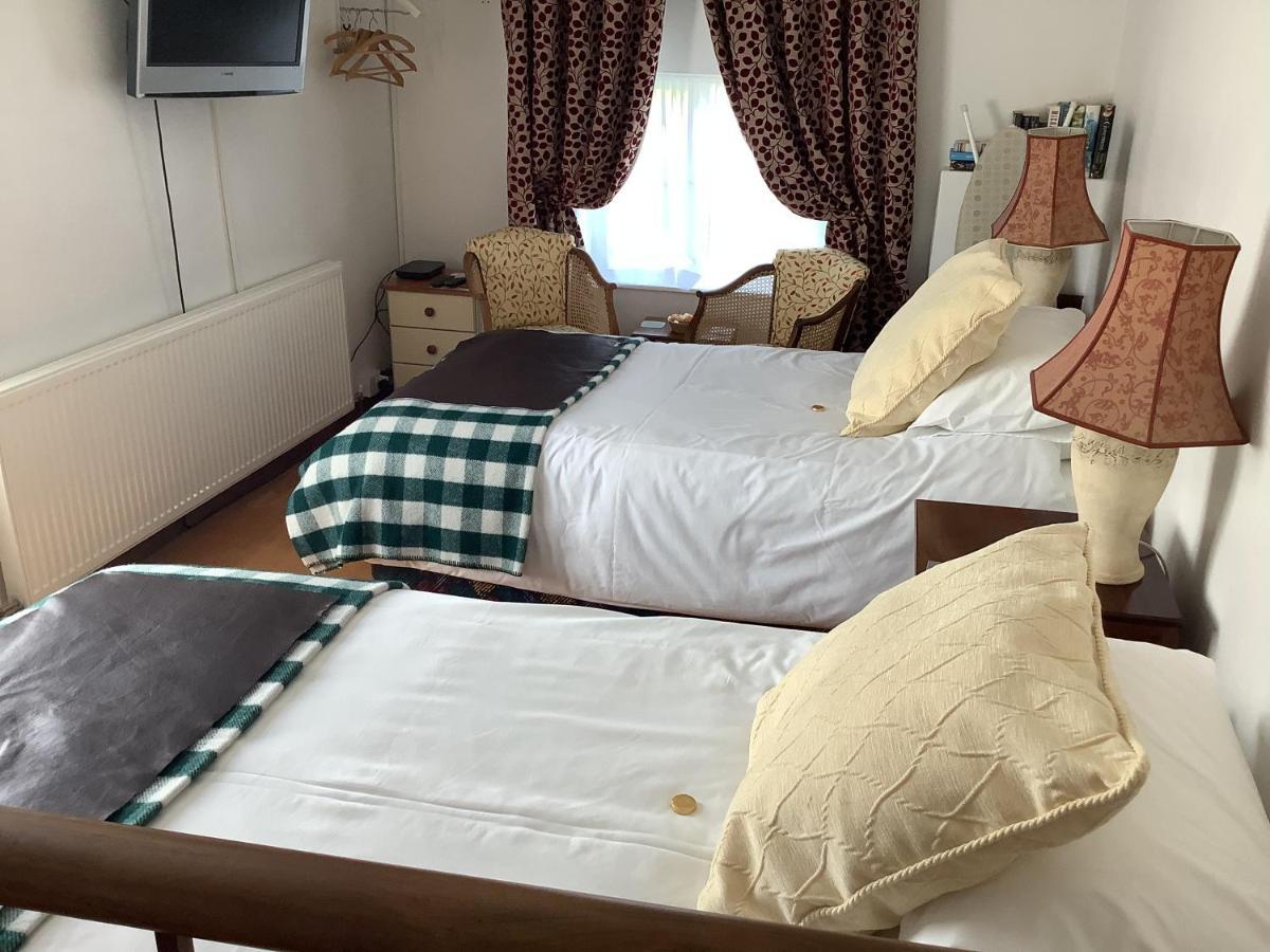 Bwthyn Cudd Bed and Breakfast Westbury  Exteriör bild