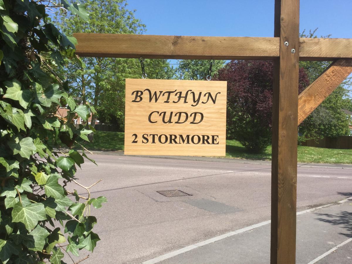 Bwthyn Cudd Bed and Breakfast Westbury  Exteriör bild