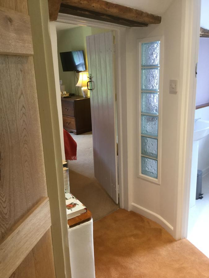Bwthyn Cudd Bed and Breakfast Westbury  Exteriör bild