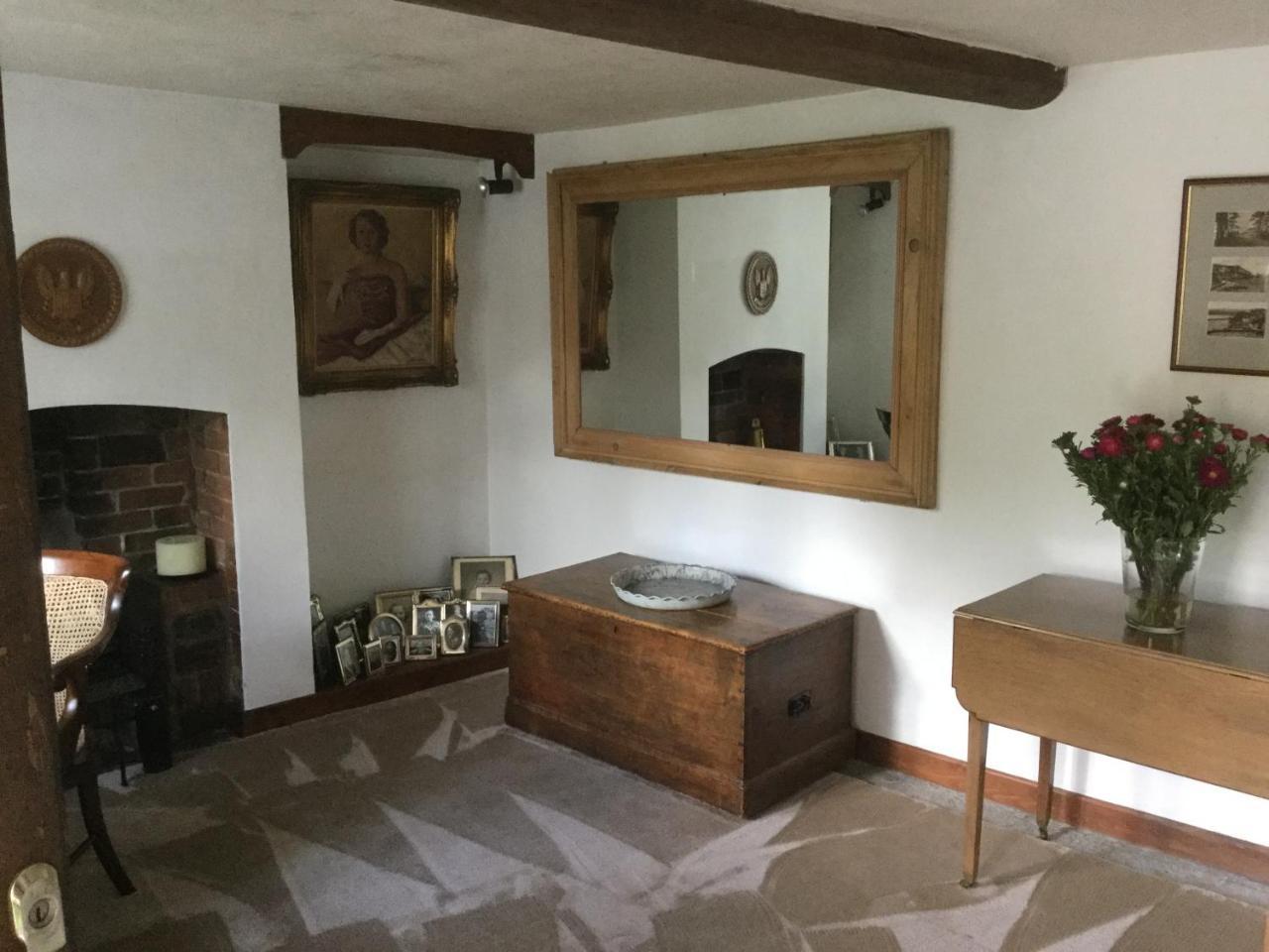 Bwthyn Cudd Bed and Breakfast Westbury  Exteriör bild